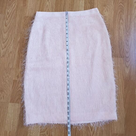 Banana Republic Eyelash Fringe Pencil Skirt Sz 8 - Picture 7 of 11